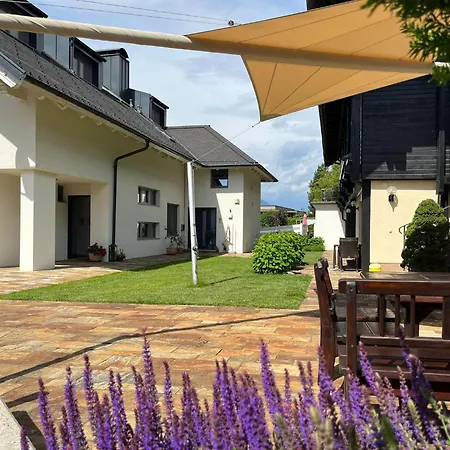 Mayr Апартаменты *